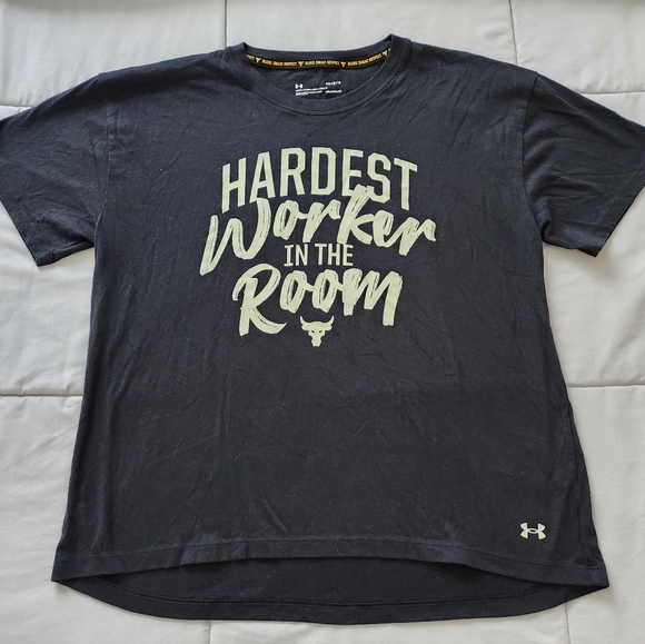 Project Rock Under Armour Hardest Worker In The Room Black T-Shirt Gym Large EUC - Picture 3 of 8